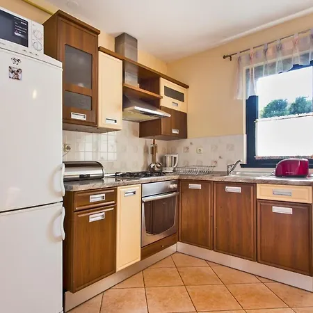 Gortanova In Stoja Mit Privater Terrasse By Interhome Appartamento Pola