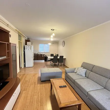 Gortanova In Stoja Mit Privater Terrasse By Interhome Appartamento Pola